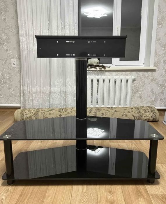 Срочно продам тумбу и муз центр