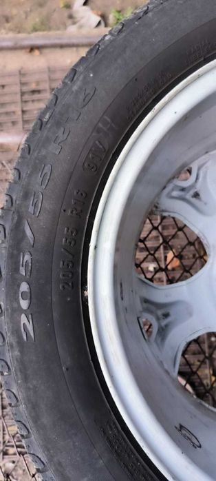 4 Cauciucuri Pirelli de varā cu jante 205/55/16 
Pret: 1000 Ron