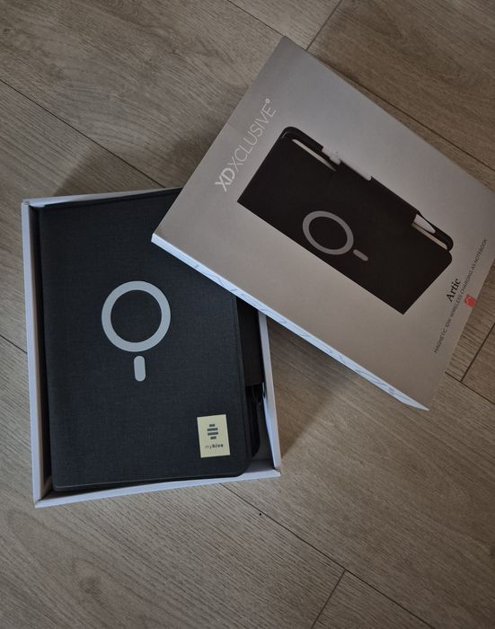 Agenda premium cu încărcător wireless/powerbank 8000 mah