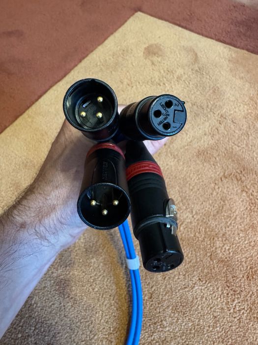 Cablu top XLR (balansat) Canare L-2T2S cu conectoare Neutrik, 1 metru, impecabil