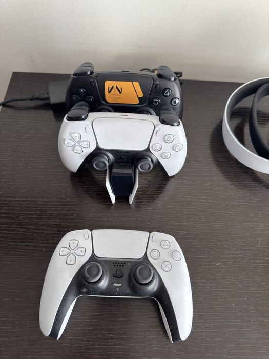 ОФЕРТА!PS5/3 джойстика/Charging Dock/5 Games