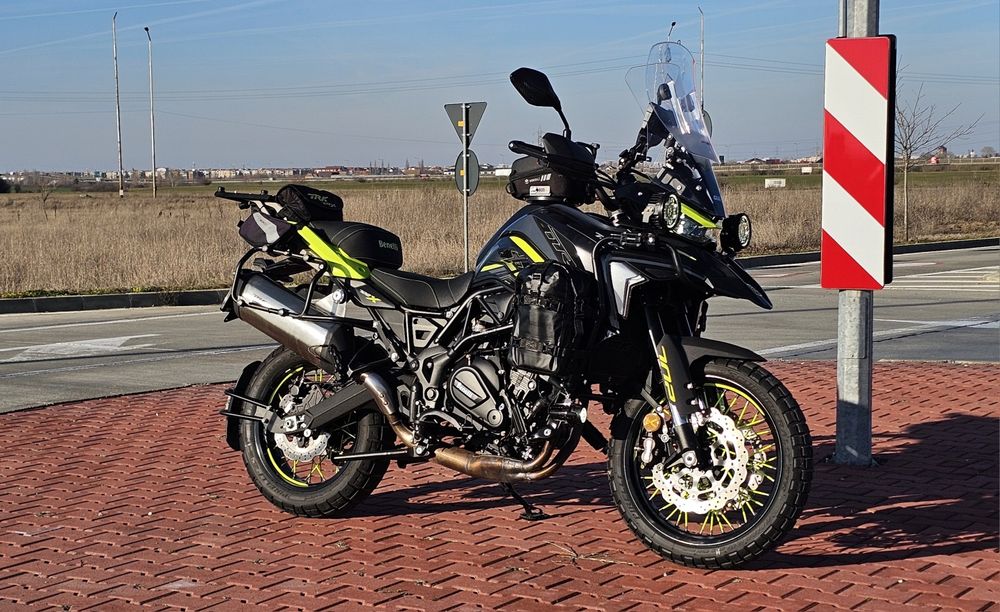 Vând Benelli TRK702X