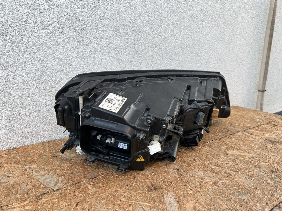 Far stanga VW Touareg 7P Facelift Xenon adaptiv + LED Original Europa