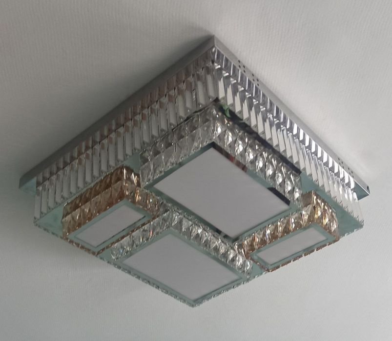 Люстра квадратная