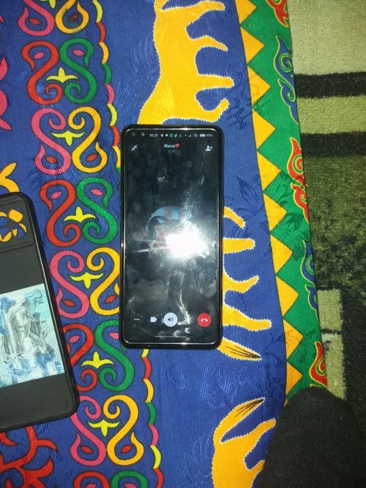 Продам oppo reno 4 Laet телефон