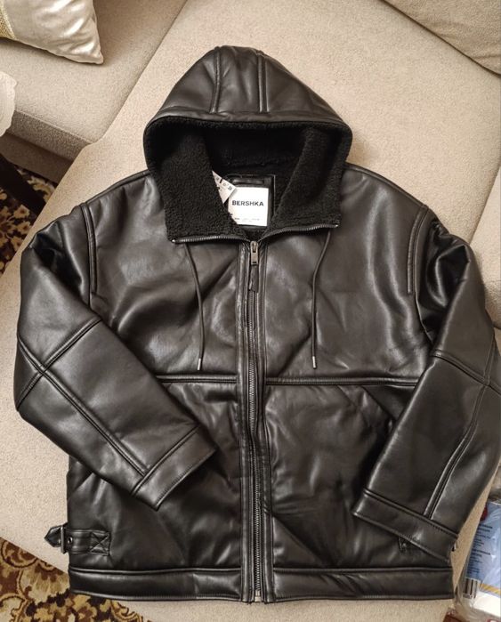 Кожаная куртка Bershka