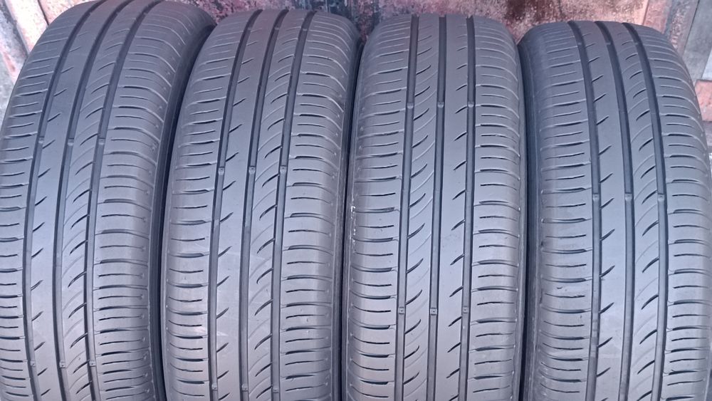 195/65/15 Kumho .