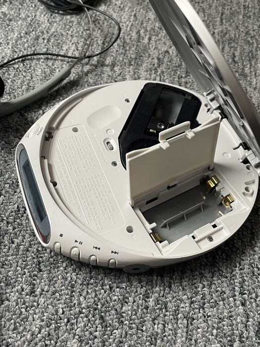 CD Player Portabil SONY Walkman D-EJ360 cu casti Philips