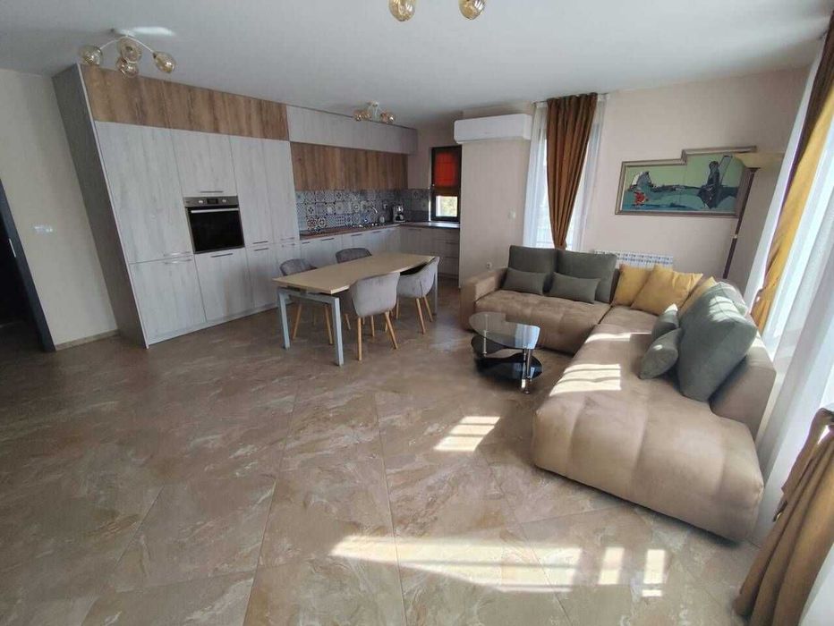 Продава се Многостаен апартамент в Пловдив, Център - 140 кв.м за 2172 €/кв.м - Снимка #1