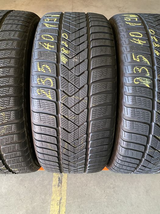 Anvelope iarna 235/40/19 Pirelli Sottozero 3 235 40 19 R19