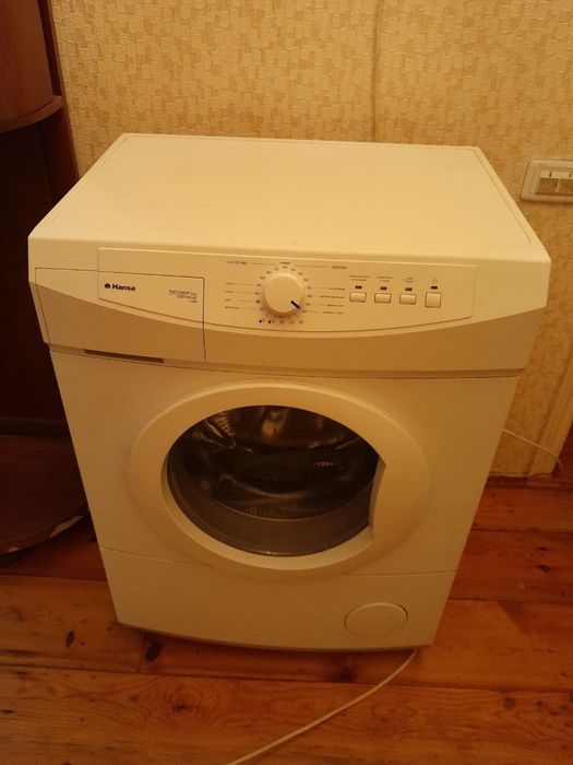 Продам стиральную машинку б/у осталось по наследству
Не знаю работает