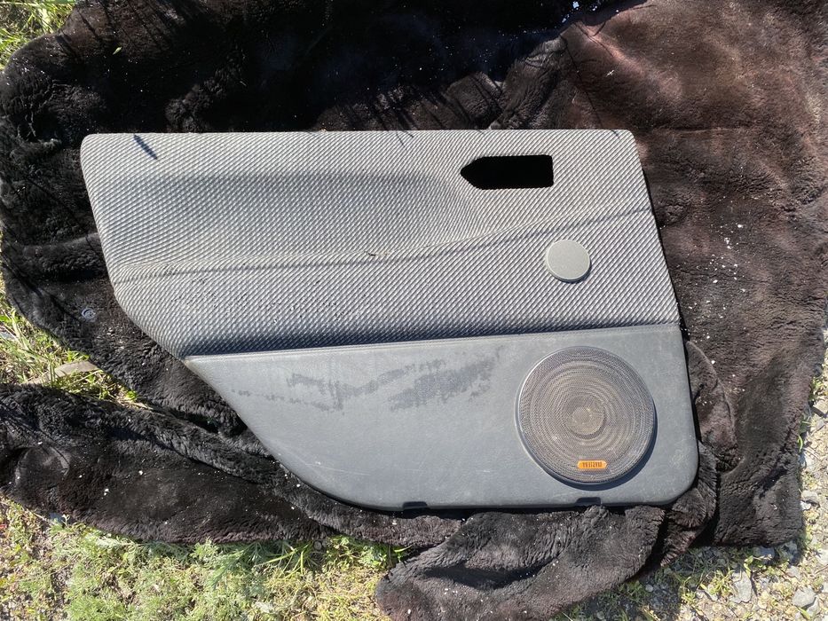 Дверные карты задние Пассат