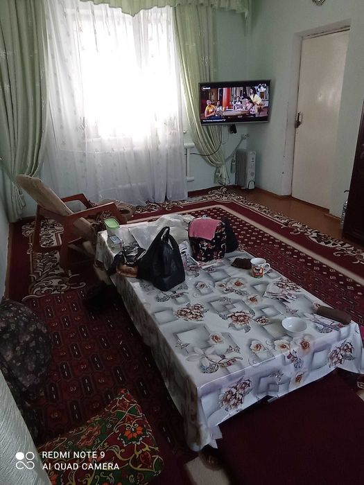 Бустонлик туманида ховли Уй сотилади.5та хона ,Икки этажли коттедж