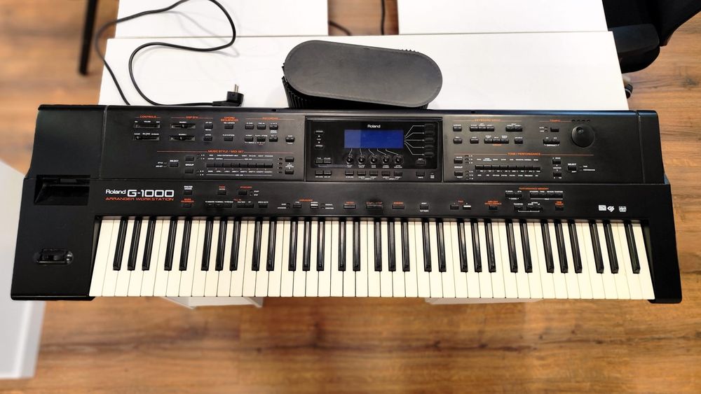 Orga / Aranjor Roland G 1000