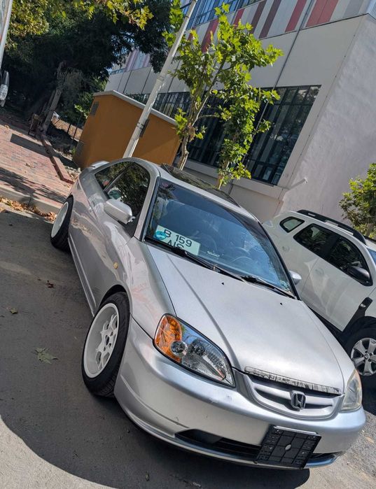 Honda Civic EM2 model US 1.7 VTEC Benzină
