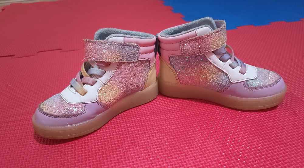 Adidași fete cu lumini