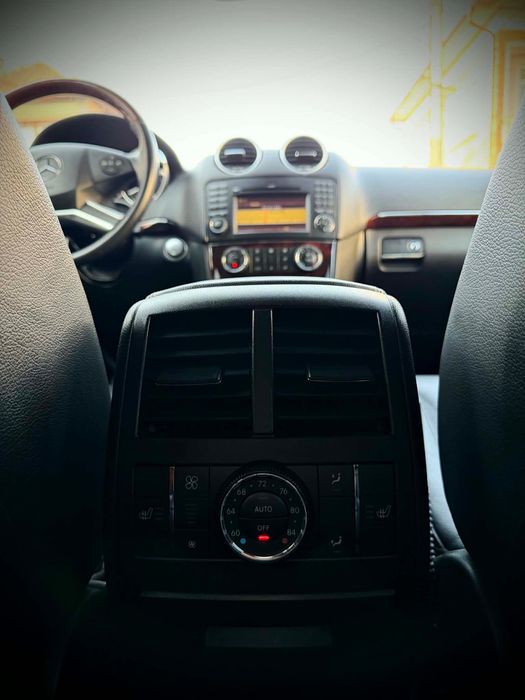 Продавам Mercedes GL550