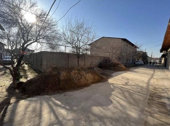 Зангиотада Ер сотилади