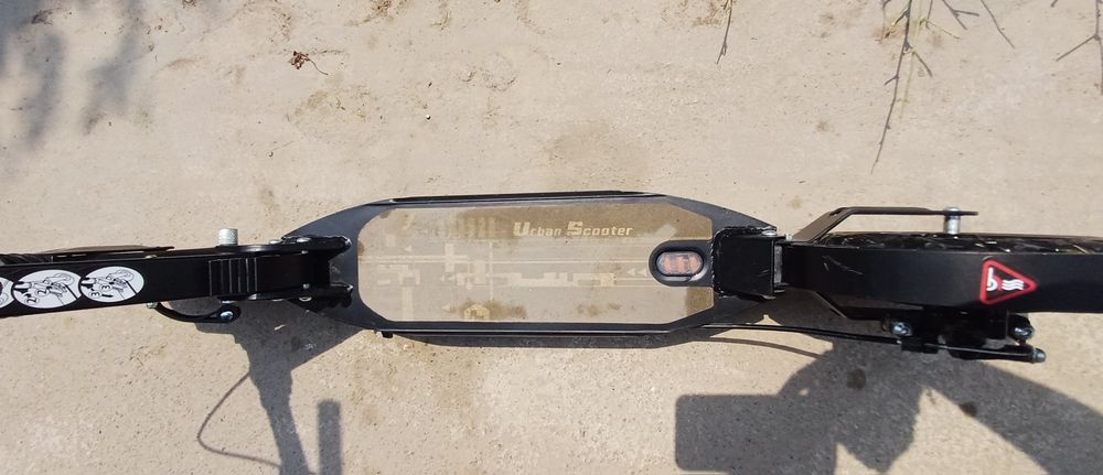 Самокат скутер удобен в управлении