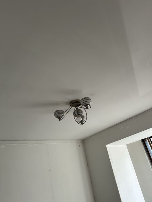 Продаются люстры