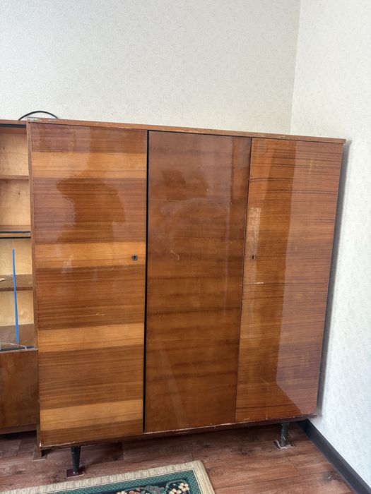 Продается шкаф хороший состояние