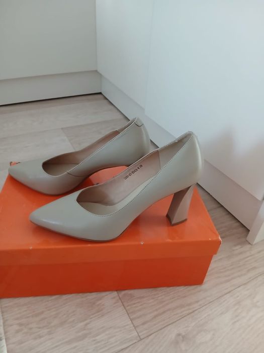 Туфли женский продам