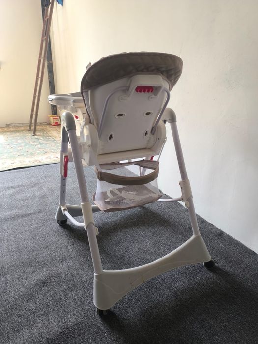 Стульчик для кормления ребенка