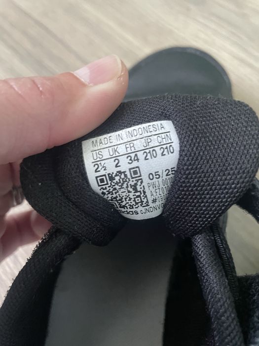 Маратонки Adidas, 32-ри и  34-ти номер