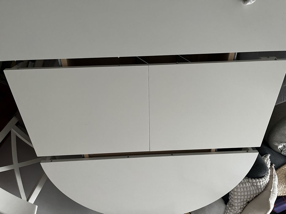 Masă + 4 scaune, alb/alb, 110/155 cm, ROSENTORP IKEA  + 4 perne gri JUSTINA