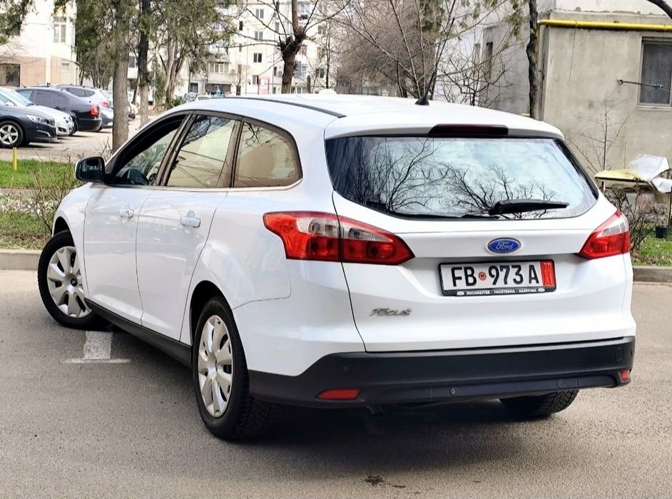 Ford Focus 1.6 benzină Mpi, 2012, impecabil