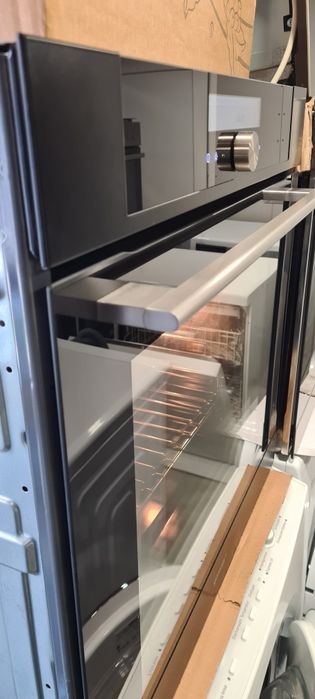 Фурна за вграждане Gorenje + TFT дисплей  Пиролиза  А+