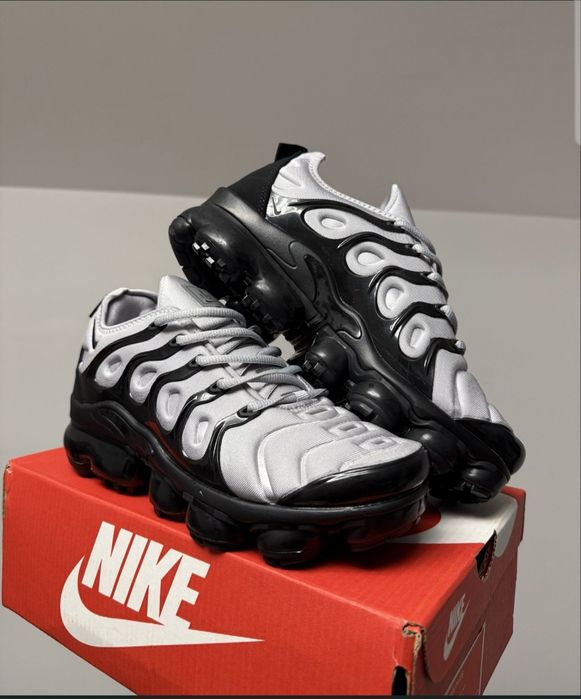 Nike Vapor Max Plus Grey Black