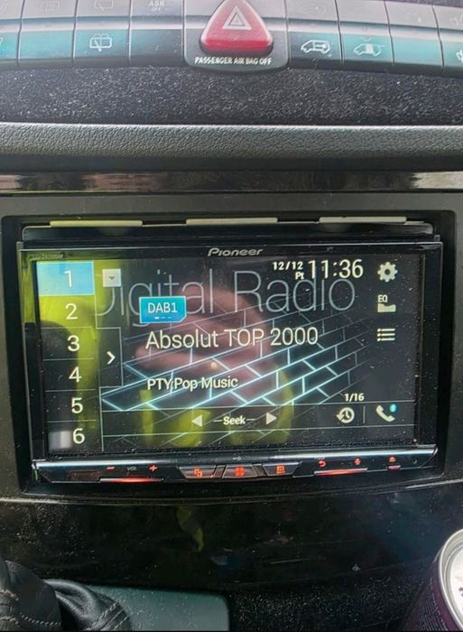 Продавам Pioneer AVH-Z9200DAB