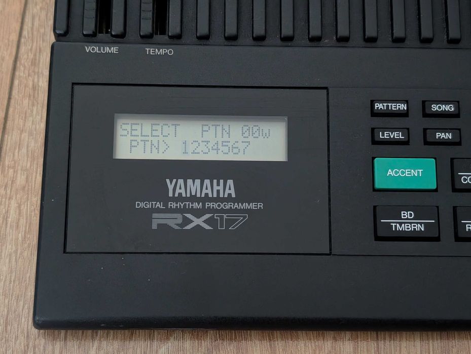 YAMAHA RX-17 Digital Rhythm Programmer, 350 RONi, stare buna Drobeta ...