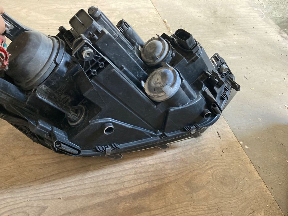 Ляв фар за Vw Touran 15-20.