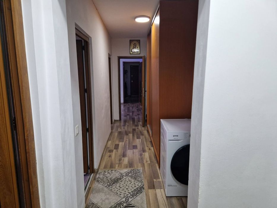 Vând apartament 4 camere