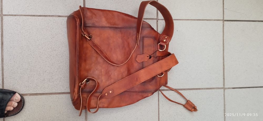 Сумка рюкзак кожа.