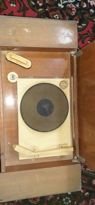 Магнитола ламповая рекорд 66