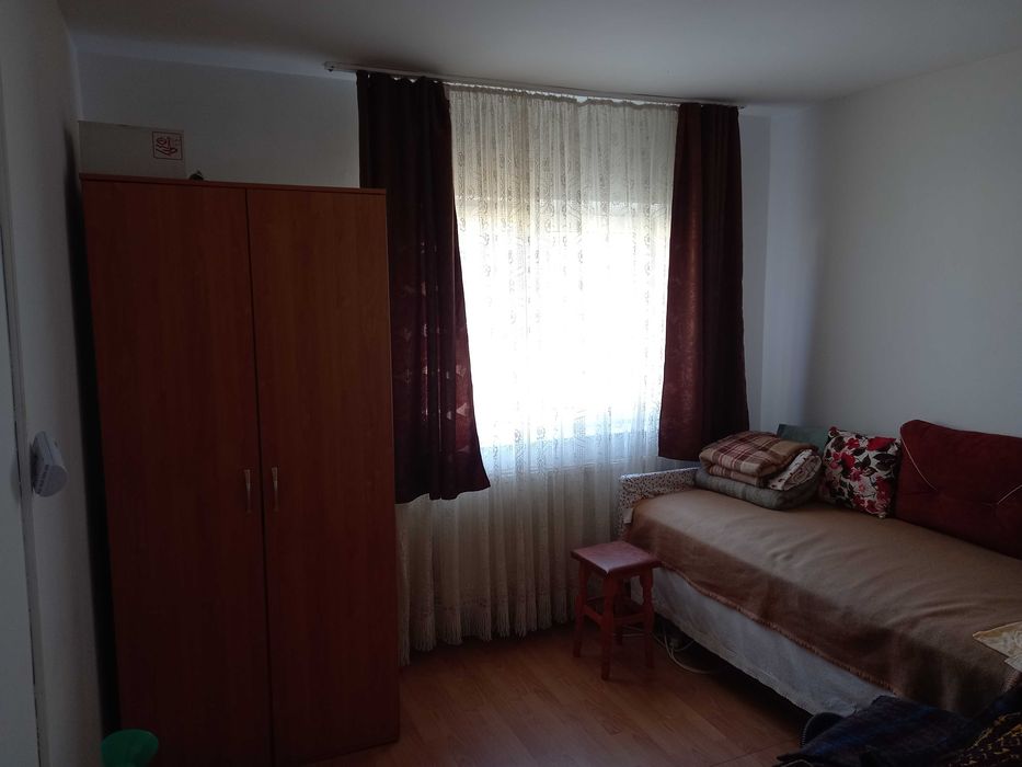 Vand garsoniera zona centrală, cu îmbunătățiri