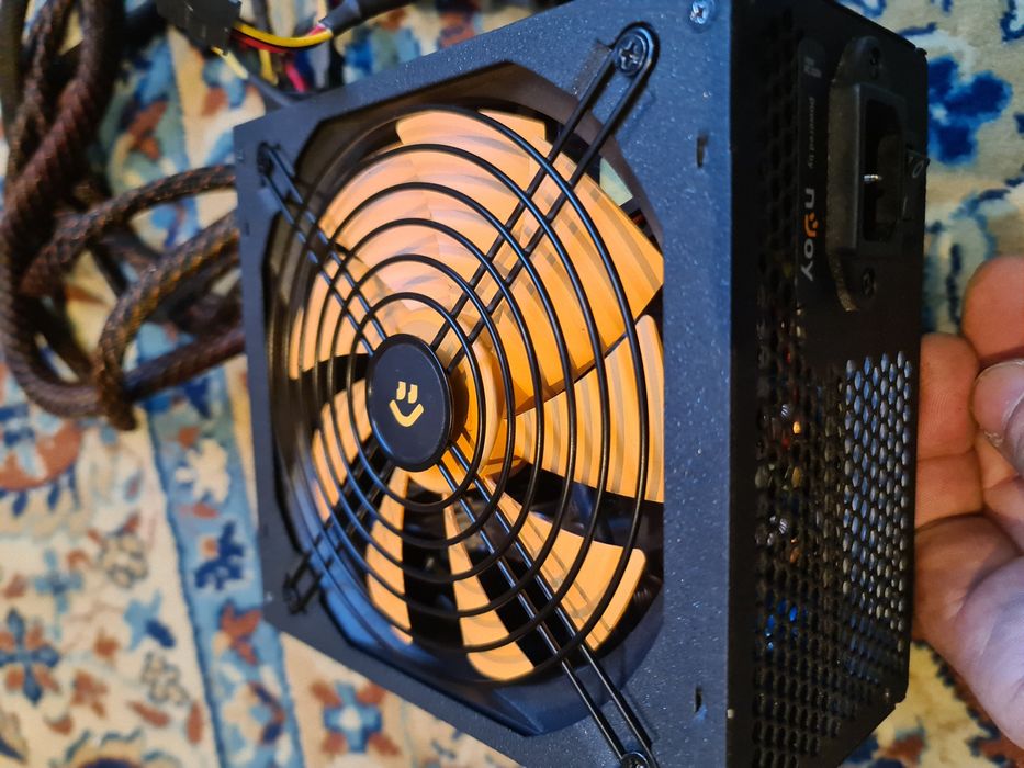 Sursa PC Njoy Woden 750