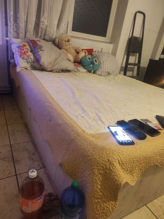 Vând pat matrimonial nou