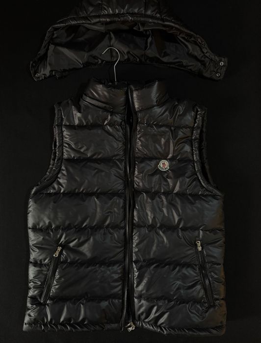 Нов Moncler елек М размер