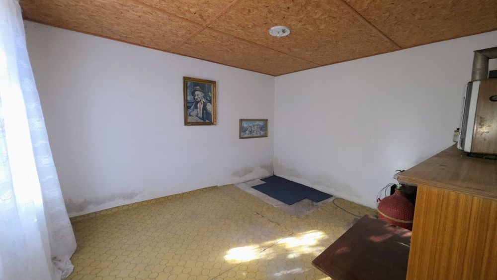 Продава се къща в центъра на село Чуковец, община Радомир