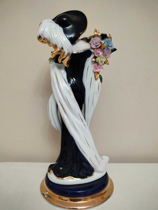 Фарфоровые статуэтки