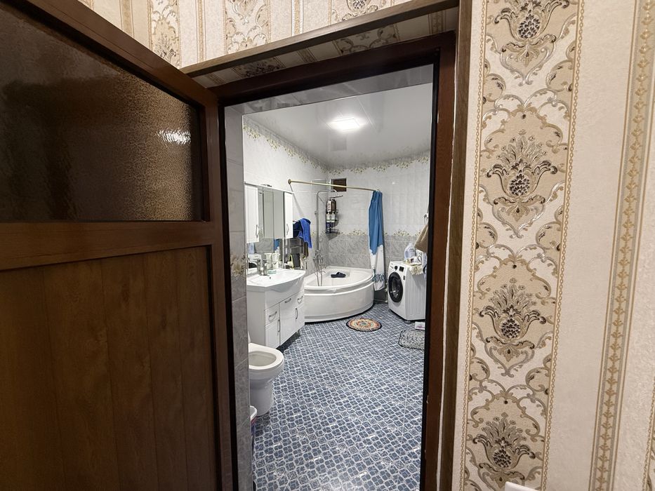 Продам 5 комнатную квартиру