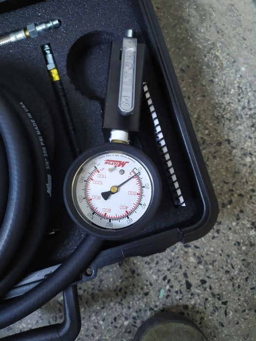 Комплект с накрайници за помпане на гуми