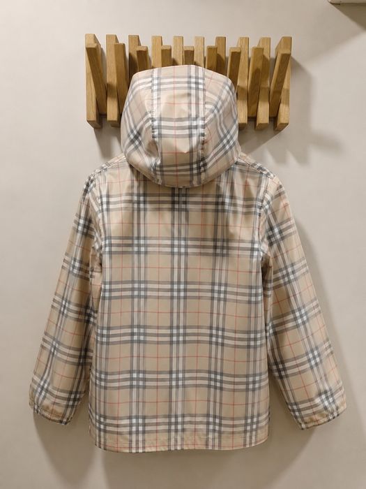 Burberry детско яке с качулка – 12–13 години