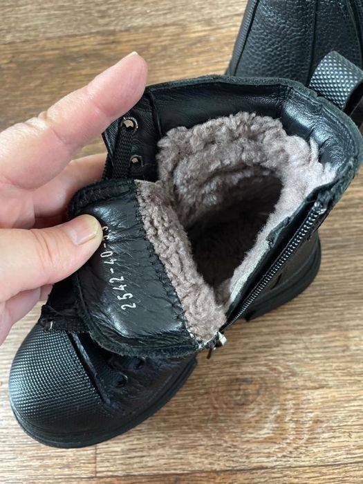 Продам детские зимние ботинки