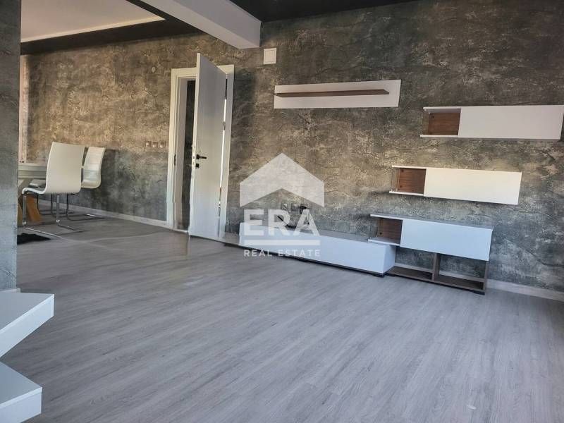 Тристаен луксозен апартамент в кв. ,,Бадема,,