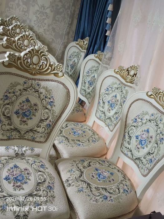 Penal kamod va stol stuli bilan